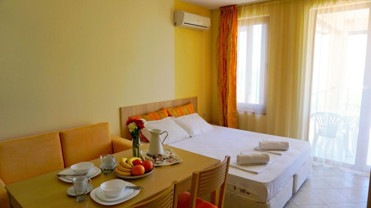 Морски Апартаменти Джулай Морнинг - July Morning Sea View Apartments Kavarna Eksteriør bilde