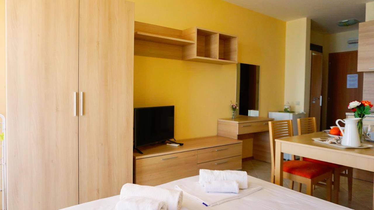 Морски Апартаменти Джулай Морнинг - July Morning Sea View Apartments Kavarna Eksteriør bilde