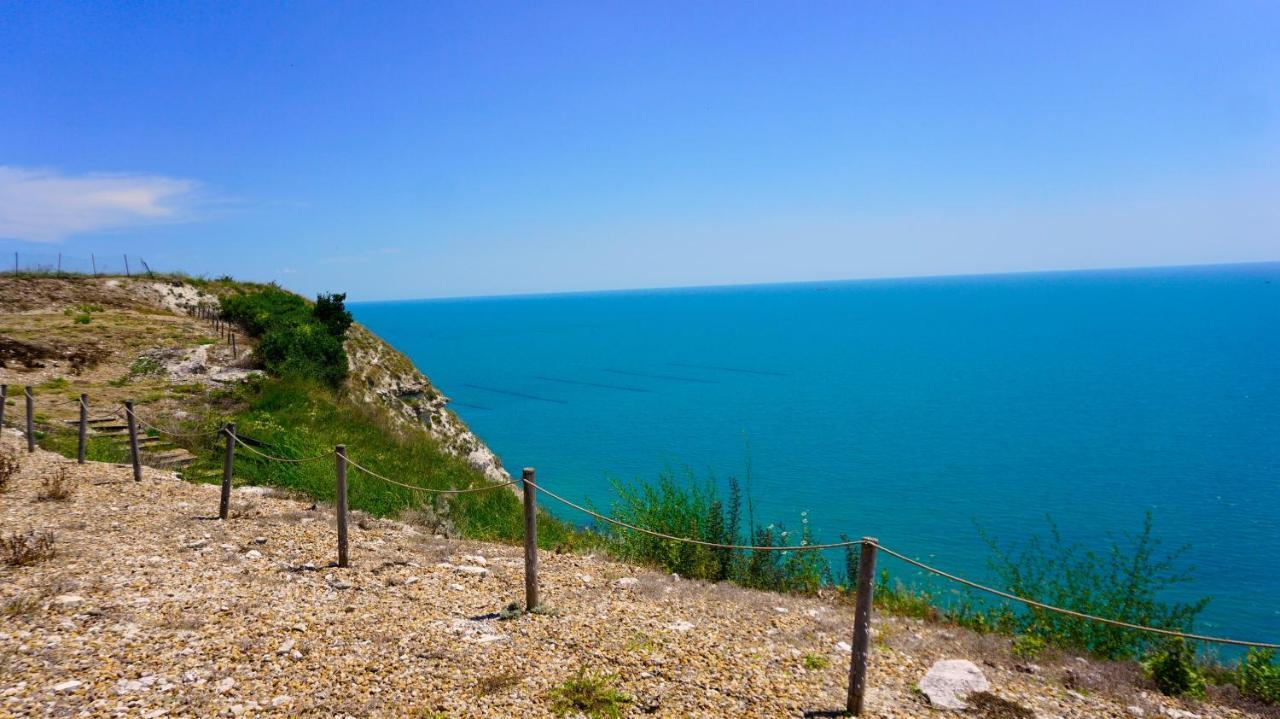 Морски Апартаменти Джулай Морнинг - July Morning Sea View Apartments Kavarna Eksteriør bilde