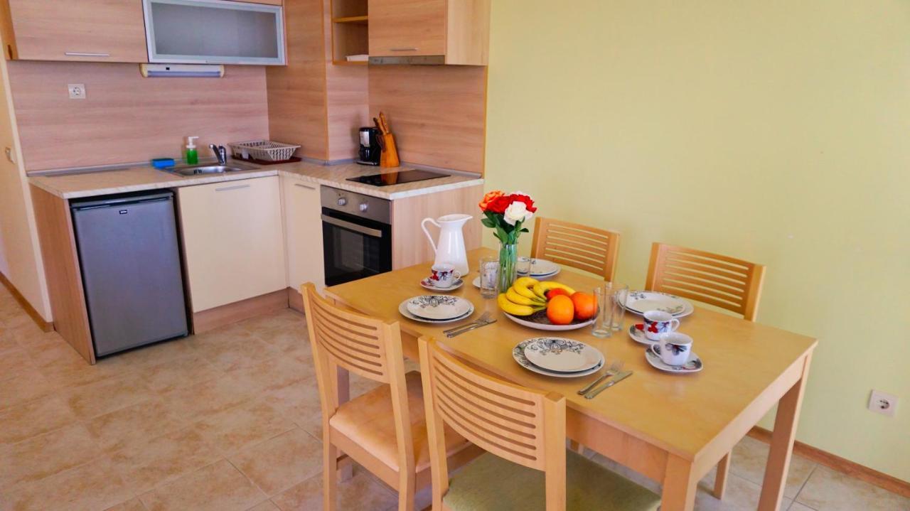 Морски Апартаменти Джулай Морнинг - July Morning Sea View Apartments Kavarna Eksteriør bilde