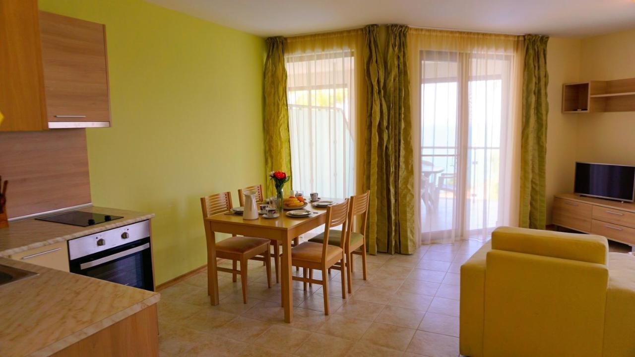 Морски Апартаменти Джулай Морнинг - July Morning Sea View Apartments Kavarna Eksteriør bilde